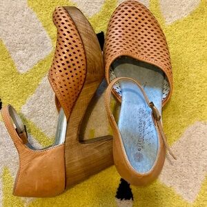 Eric Michael Sandal/Clog Sz 38 US 7.5